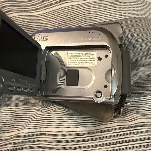 Canon Silver Digital Camcorder with 25x Optical Zoom - Picture 3 of 14